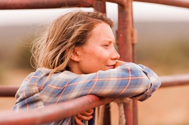 Tracks (2013) - photo 12