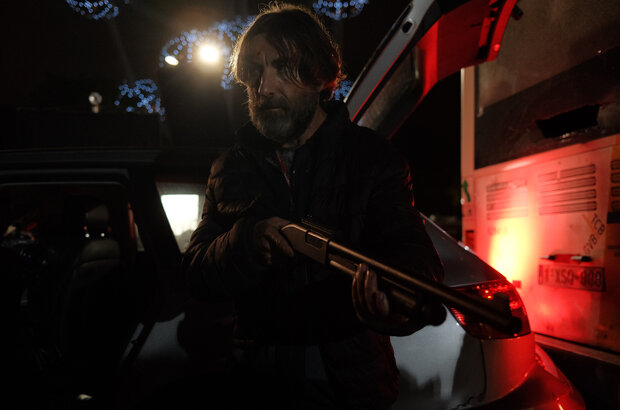On the Edge (2022) - photo 6