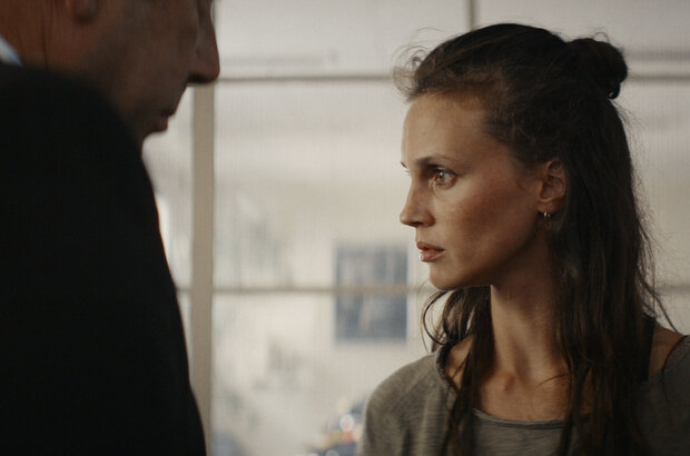 On the Edge (2022) - photo 5