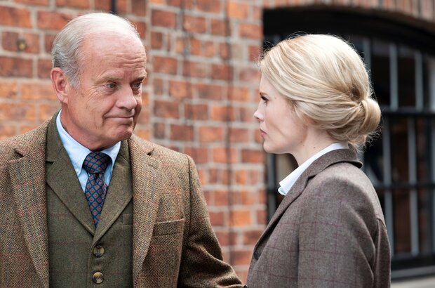 Miss Willoughby and the Haunted Bookshop (2021) - photo 9