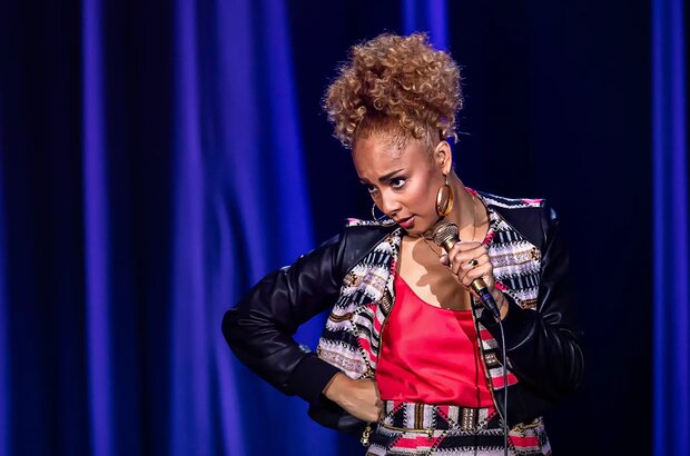 Amanda Seales: I Be Knowin' (2019) - photo 2