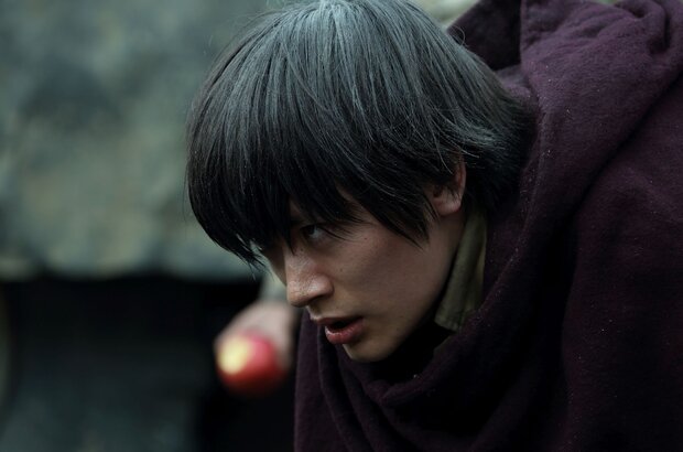 Атака титанов. Фильм второй: Конец света (2015) - фото 1