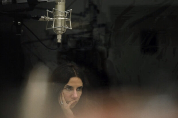 PJ Harvey - A Dog Called Money (2019) - photo 1
