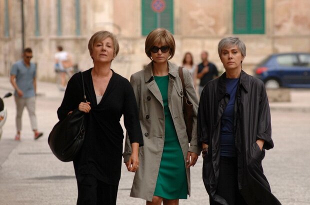 Fasten Your Seatbelts (2014) - photo 4