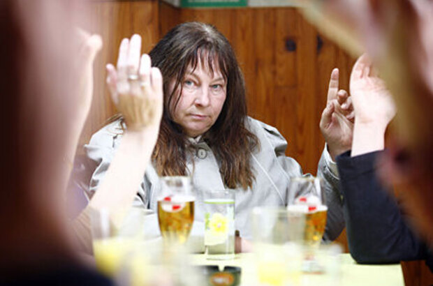 Louise Hires a Contract Killer (2008) - photo 4