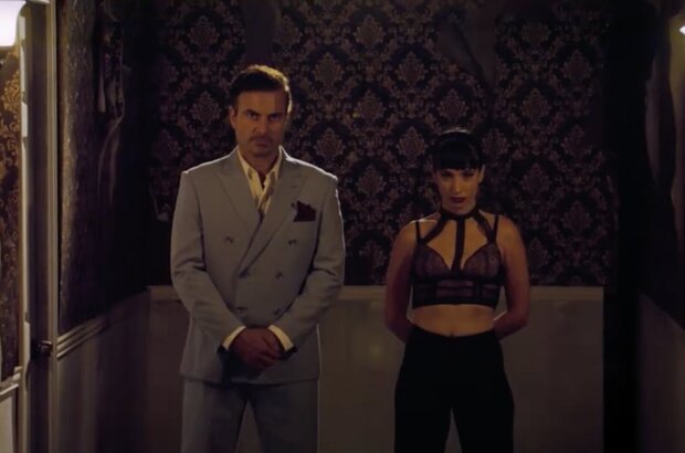 Girl Next (2021) - photo 6