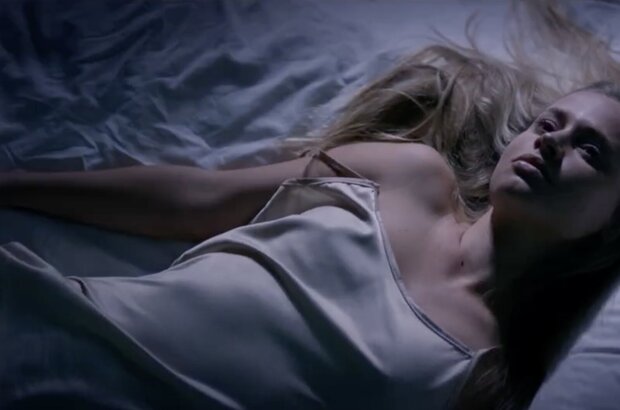 Girl Next (2021) - photo 1