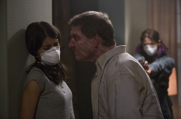 Viral (2016) - photo 8