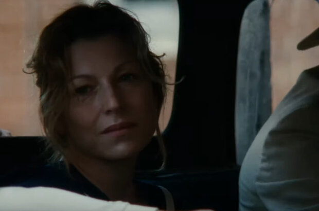 Saving Grace B. Jones (2009) - photo 2