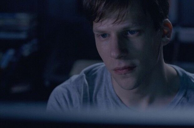 Louder Than Bombs (2015) - photo 8