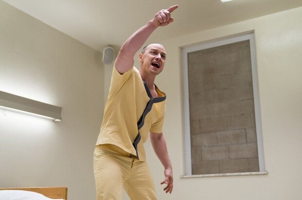 Glass (2019) - photo 9
