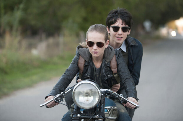 The Space Between Us (2016) - photo 5