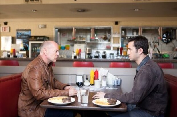 Looper (2012) - photo 1