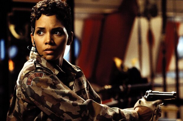 Die Another Day (2002) - photo 3