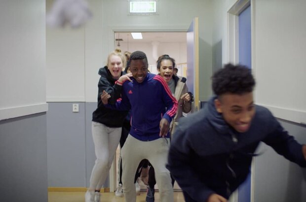 Alle Utlendinger Har Lukka Gardiner (2020) - photo 3