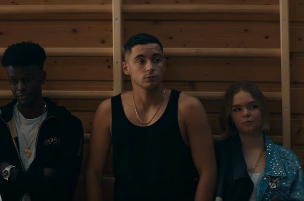 Alle Utlendinger Har Lukka Gardiner (2020) - photo 6