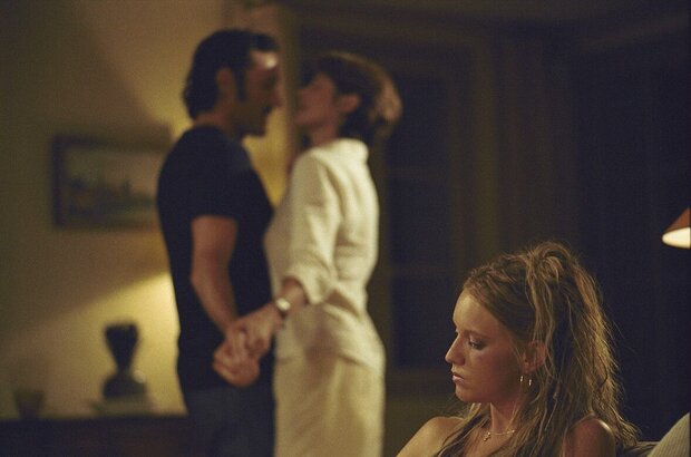 Swimming Pool (2003) - photo 2