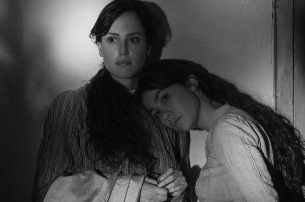 Elisa & Marcela (2019) - photo 1