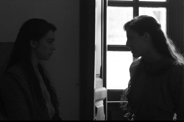 Elisa & Marcela (2019) - photo 2
