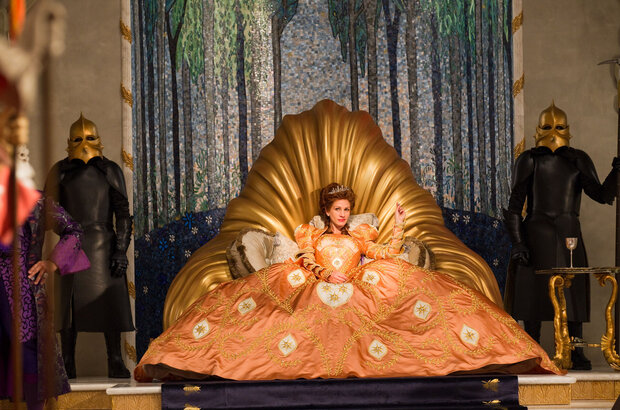 Mirror Mirror (2012) - photo 6