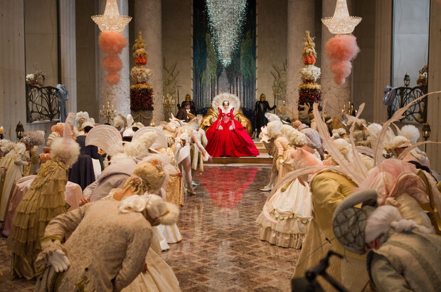 Mirror Mirror (2012) - photo 7