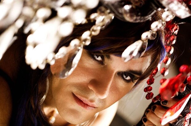 Неоновая плоть (2010) - фото 15