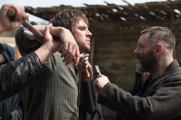 Apostle (2018) - photo 1