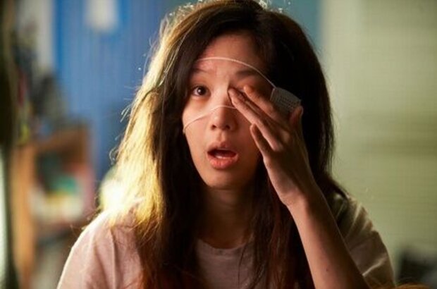 Castaway on the Moon (2009) - photo 7