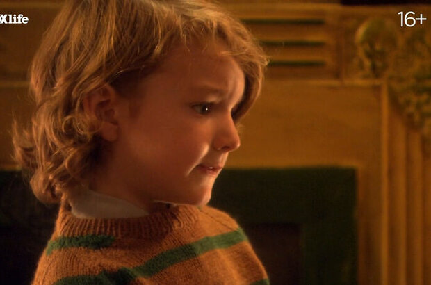 The Santa Suit (2010) - photo 6
