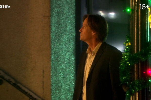 The Santa Suit (2010) - photo 7