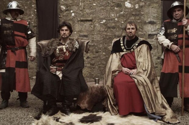 The Crown and the Dragon (2013) - photo 9