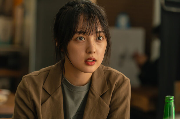 Love and Leashes (2022) - photo 2