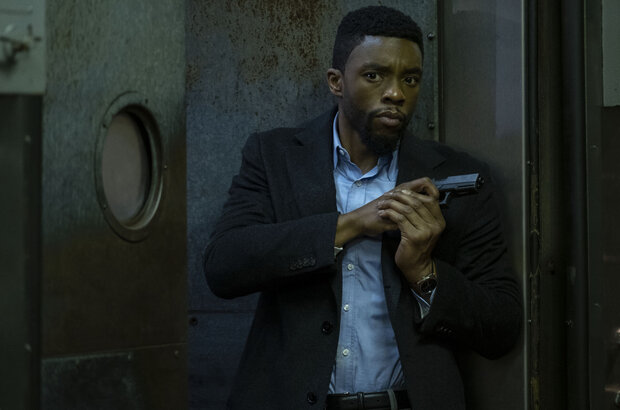 21 Bridges (2019) - photo 9