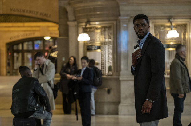 21 Bridges (2019) - photo 3