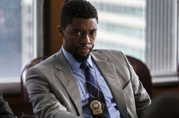21 Bridges (2019) - photo 4