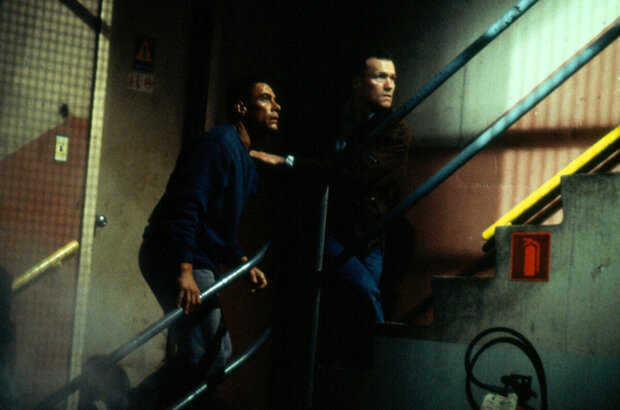 Replicant (2001) - photo 8