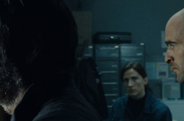 Point Blank (2010) - photo 1