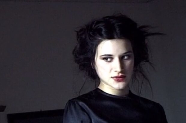 Hotel (2001) - photo 3