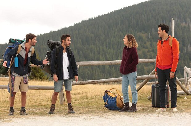 Our Happy Holiday (2018) - photo 9