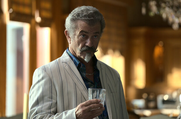 Last Looks (2021) - photo 4