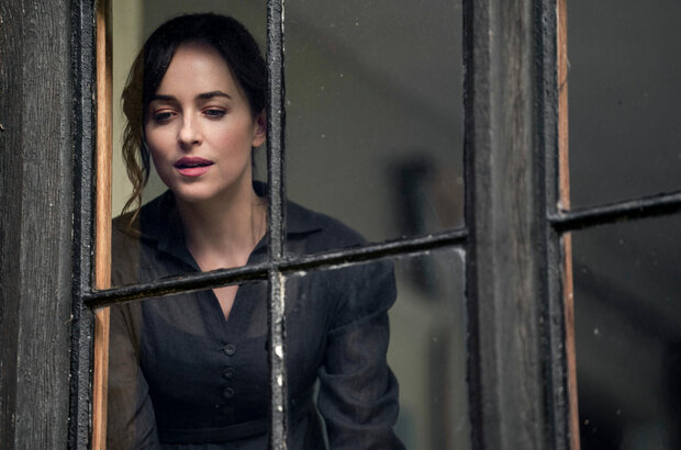 Persuasion (2022) - photo 1