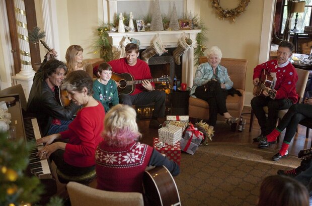 When Angels Sing (2013) - photo 5