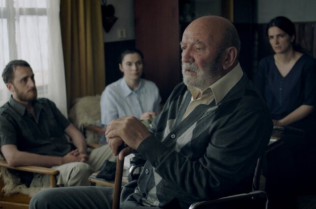 Hive (2021) - photo 6