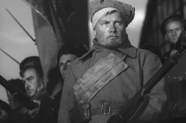 Человек с ружьем (1938) - фото 7