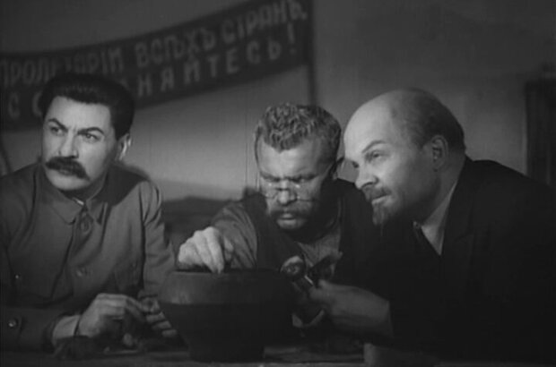 Человек с ружьем (1938) - фото 2