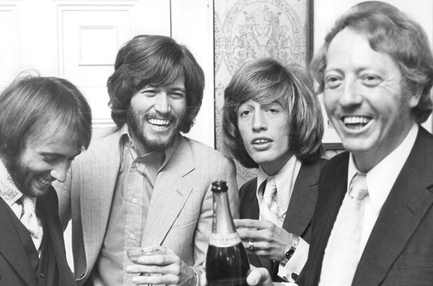 The Bee Gees: How Can You Mend a Broken Heart (2020) - photo 1