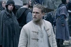 Чарли Ханнэм хочет исправить ошибки в «Мече короля Aртура»