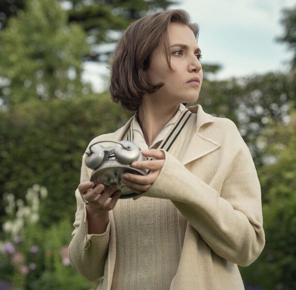 Если бы «Достать ножи» сняли на НТВ: новый сериал Нетфликс по роману Кристи оказался «нудной тягомотиной» с так себе картинкой