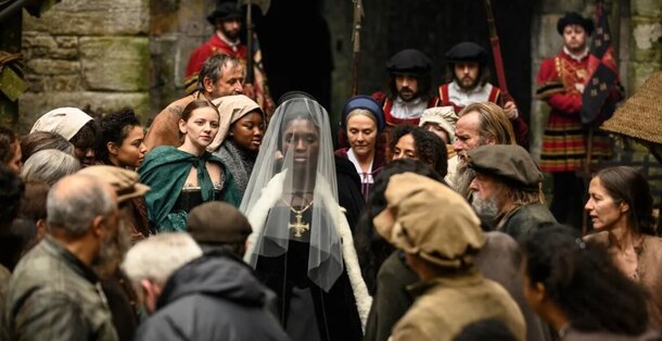 «А королева то голая!»: Цискаридзе считает «катастрофой» исторический сериал Нетфликс с темнокожей Болейн