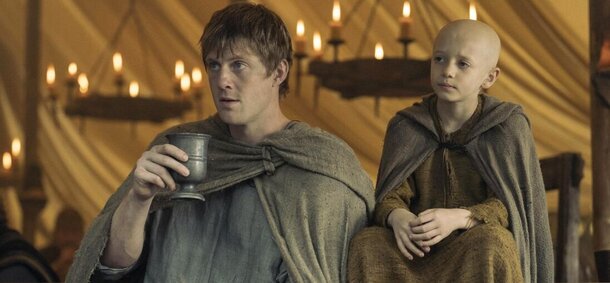 Понятно, почему Мартин в экстазе: два сезона «Дома дракона» — жалкая пародия на фоне первой серии «Рыцаря» Понятно, почему Мартин в экстазе: два сезона «Дома дракона» — жалкая пародия на фоне первой серии «Рыцаря»